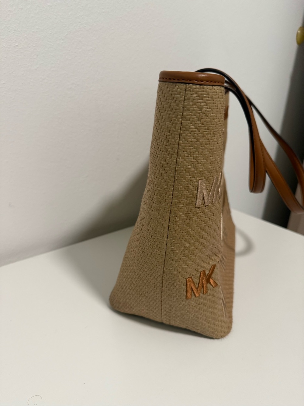 👜 Michael Kors Carter Large Open Tote in Acorn Multi - Picture 9 of 9